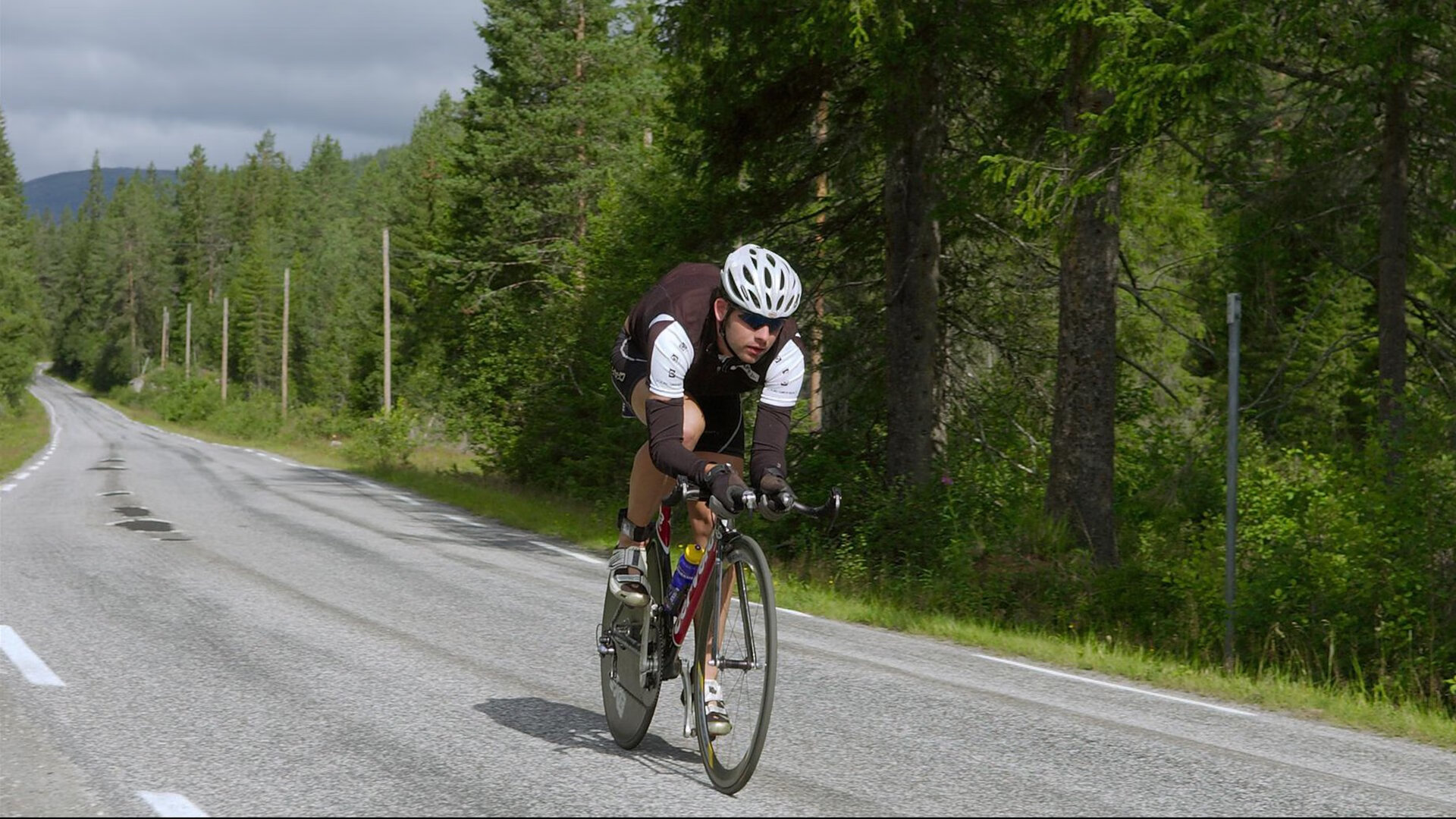 “世界游泳锦标赛新加坡:水上芭蕾选手成全场焦点”
